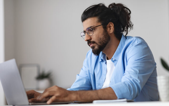 IT Worker Using Declarative Device Management