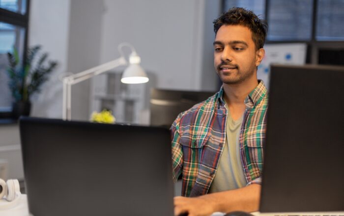 IT person performing a device wipe in Intune